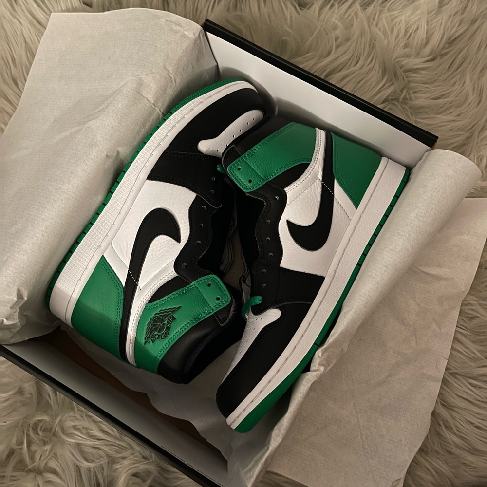 Nike Air Jordan 1 Retro High OG Lucky Green